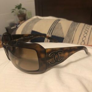 Authentic Vintage Chanel Butterfly Sunglasses 6022-Q